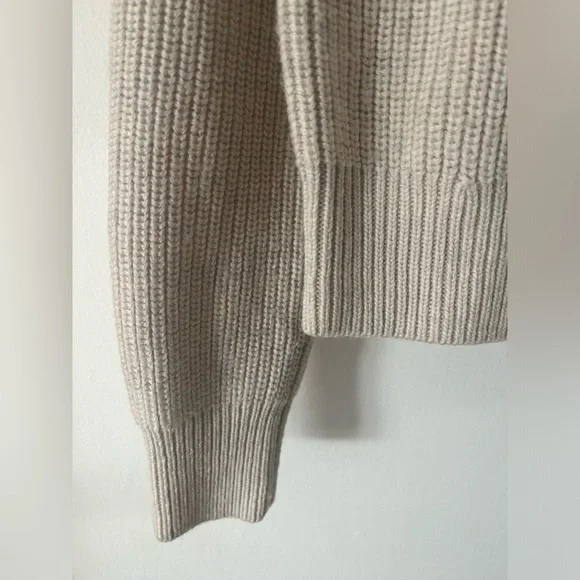 Aritzia wool turtleneck - Picture 4 of 7